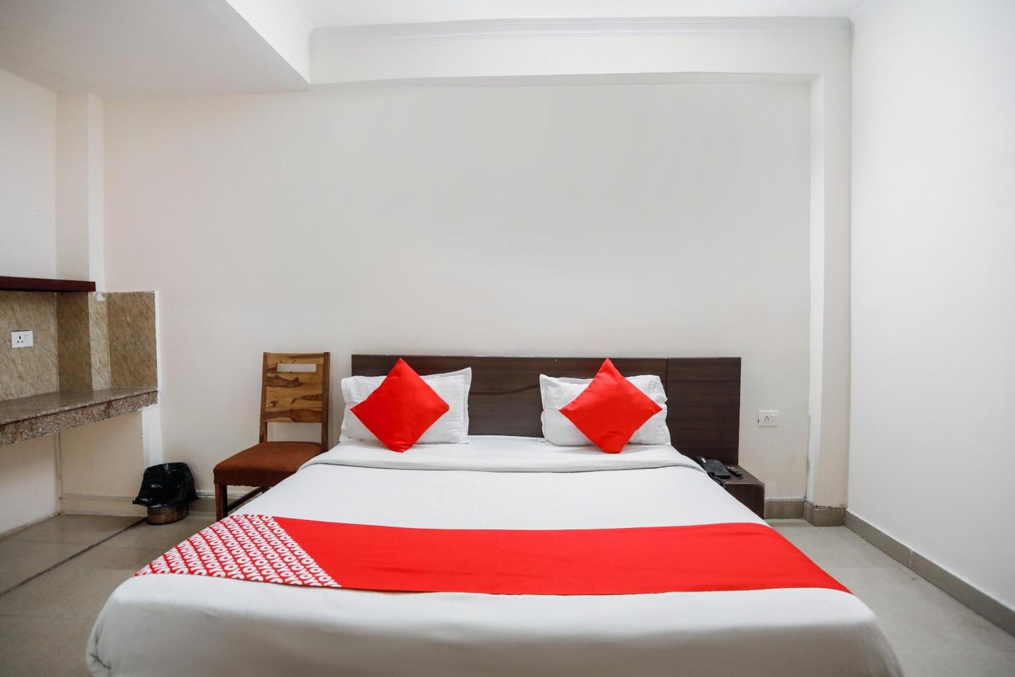 Hotel O Av Residency Near Botanic Garden Of Indian Republic Noida Exterior photo